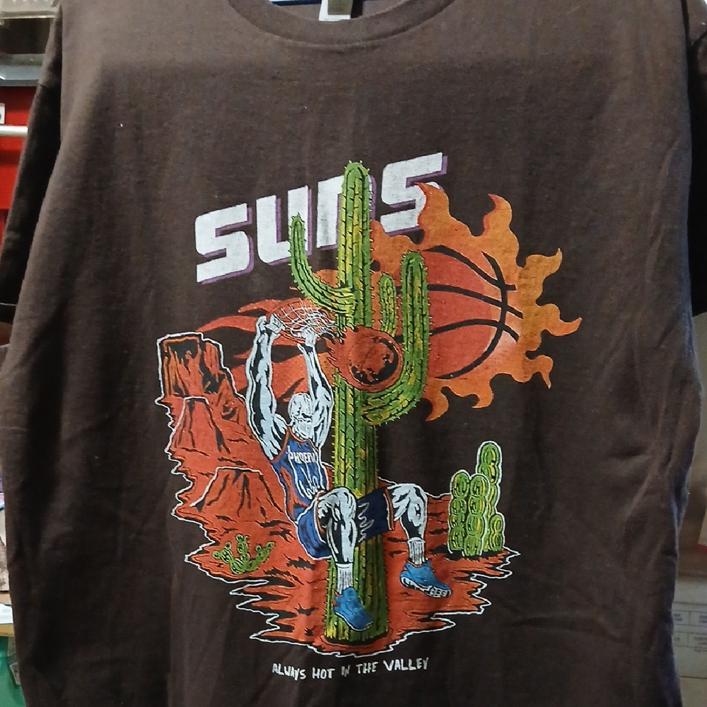 Brown Suns Graphic T-Shirt- Always Hot In The Valley" (Size Large)